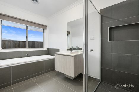Property photo of 32 Sublime Point Road Bacchus Marsh VIC 3340