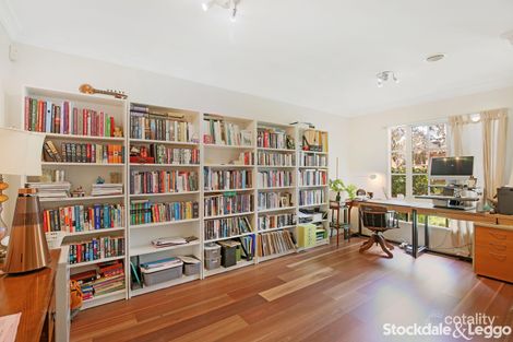 Property photo of 10 Winterhill Link Bundoora VIC 3083