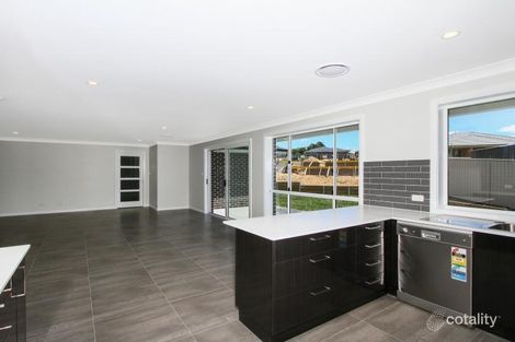 Property photo of 2/5 Lucas Close Goulburn NSW 2580