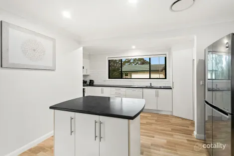 Property photo of 19 Kurrawa Crescent Koonawarra NSW 2530