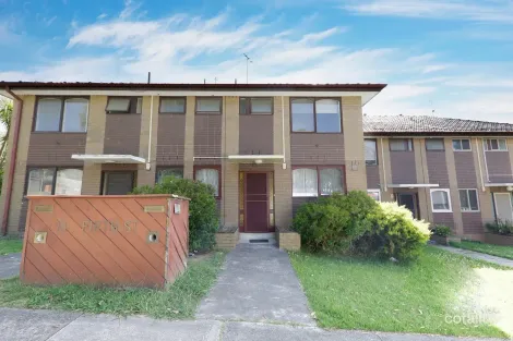 2/13 Firth St, Doncaster, VIC 3108