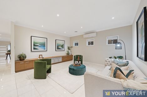 Property photo of 32 Lakeside Drive Berwick VIC 3806