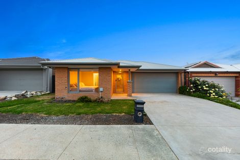 16 Cabernet Way, Pakenham, VIC 3810