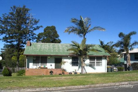 11 Carr Pde, Unanderra, NSW 2526