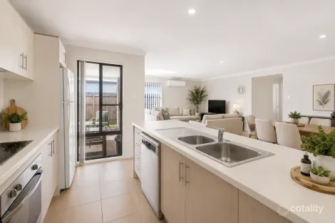 Property photo of 10 Penfolds Close Pimpama QLD 4209