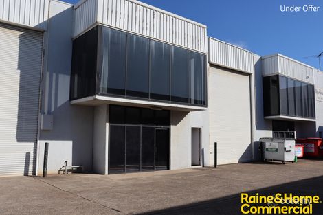 2/9 Greenhills Ave, Moorebank, NSW 2170