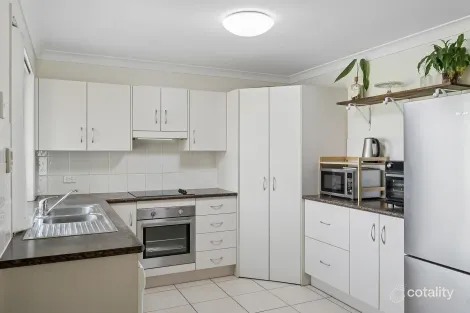 Property photo of 17 William Close Gracemere QLD 4702