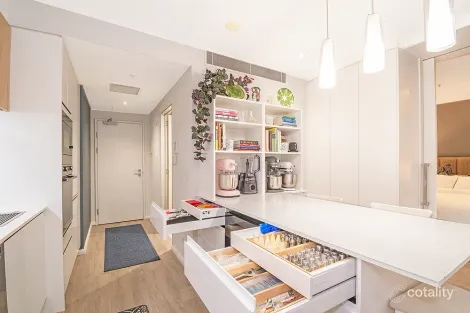 Property photo of 602/4 Wahroonga Place Surfers Paradise QLD 4217