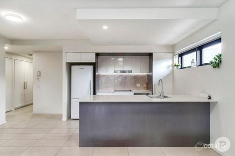Property photo of 204/37-39 Regent Street Woolloongabba QLD 4102