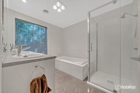 Property photo of 25 Meadow Glen Drive Melton West VIC 3337