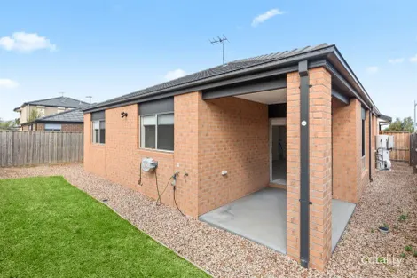 Property photo of 38 Butterscotch Esplanade Manor Lakes VIC 3024