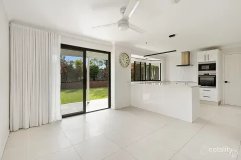 Property photo of 19 Elm Place Banora Point NSW 2486