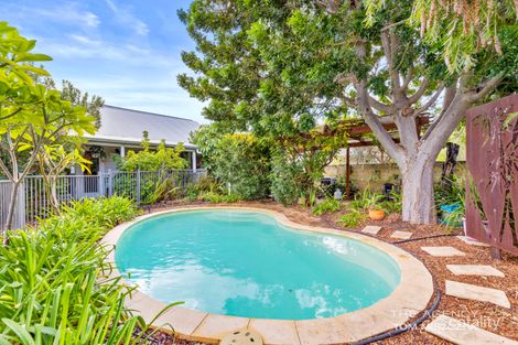 18 Wellington St, Queens Park, WA 6107
