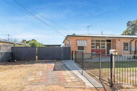 4 Peacemarsh Rd, Davoren Park, SA 5113