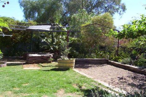 2 Cradock Rd, Hawker, SA 5434