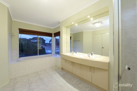 Property photo of 4 Gleneagles Court Rowville VIC 3178