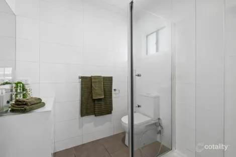 Property photo of 2/6 Tonelli Crescent Mill Park VIC 3082