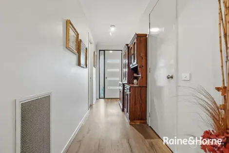 Property photo of 28 Sloane Drive Clyde North VIC 3978