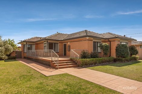 Property photo of 28 Glamis Drive Avondale Heights VIC 3034