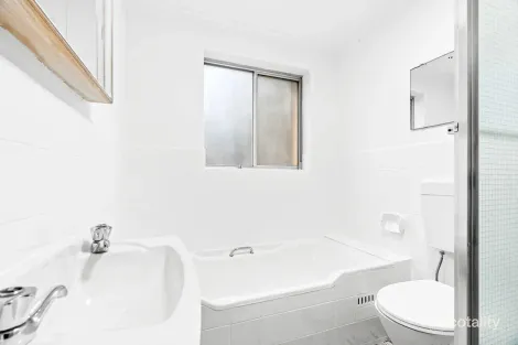 Property photo of 1/9 Burne Avenue Dee Why NSW 2099