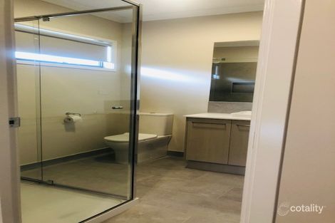 5 Peanut Ave, Mickleham, VIC 3064