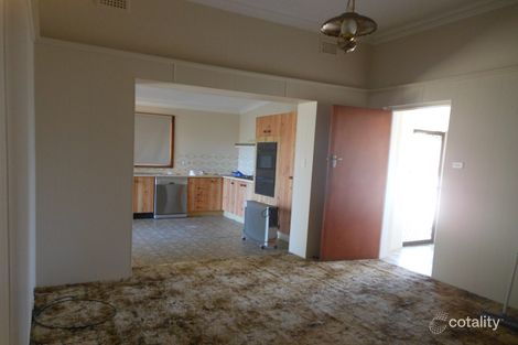 Property photo of 33 Blackett Avenue Young NSW 2594