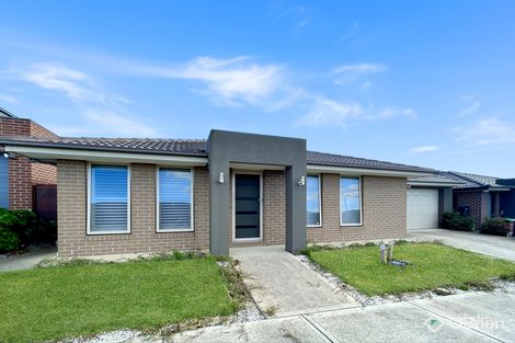 24 Leghorn Way, Clyde North, VIC 3978