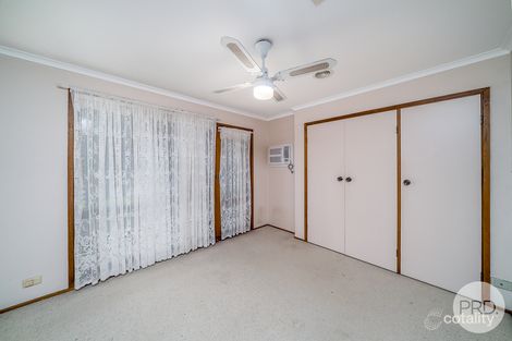 Property photo of 17 Crisp Drive Ashmont NSW 2650