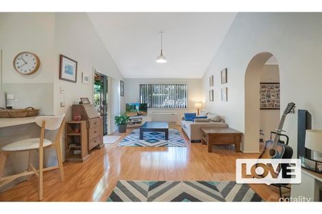 Property photo of 33 Arrowfield Street Eleebana NSW 2282