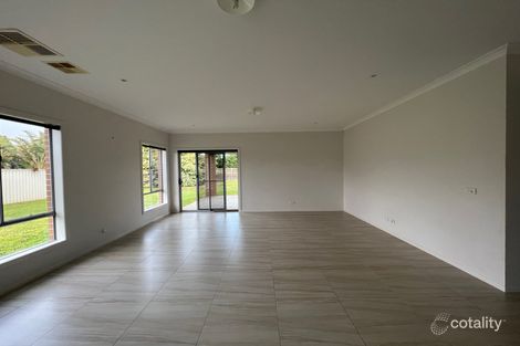 Property photo of 7 Bramall Place Caroline Springs VIC 3023