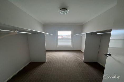 Property photo of 7 Bramall Place Caroline Springs VIC 3023