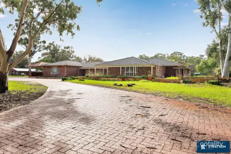 Property photo of 563 Ranford Road Champion Lakes WA 6111