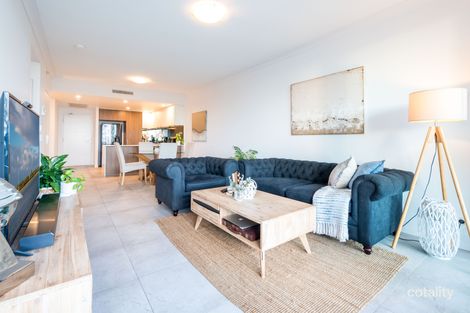 302/372-374 Marine Pde, Labrador, QLD 4215