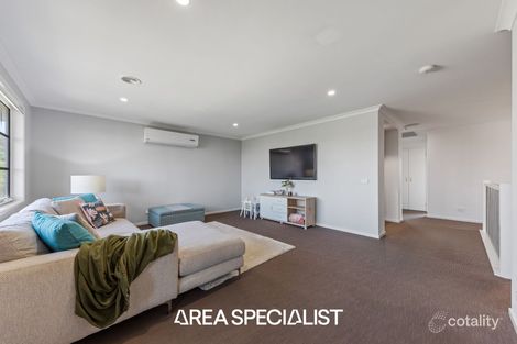 Property photo of 28 Tahoe Circuit Pakenham VIC 3810