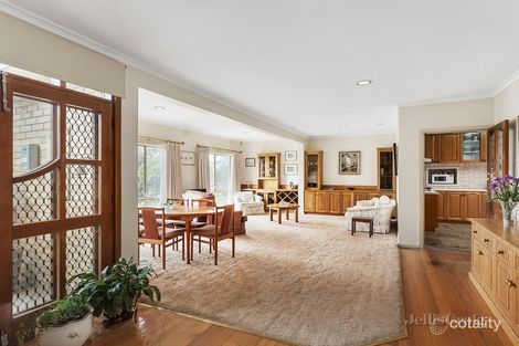 Property photo of 12 Lemana Crescent Mount Waverley VIC 3149