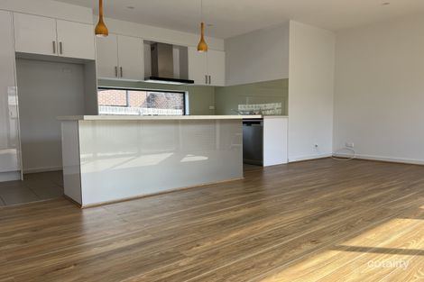 Property photo of 2/1 Upwey Avenue Springvale VIC 3171