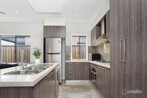 Property photo of 16 Stoke Circuit Wollert VIC 3750