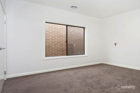Property photo of 16 Stoke Circuit Wollert VIC 3750