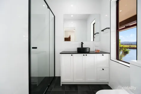 Property photo of 3118 Riverleigh Drive Hope Island QLD 4212