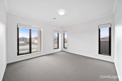 Property photo of 34 Riverglen Drive Craigieburn VIC 3064