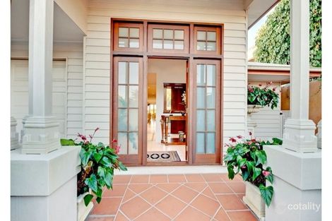 Property photo of 146 Dornoch Terrace Highgate Hill QLD 4101