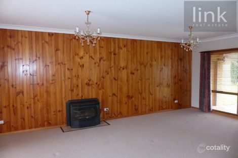 Property photo of 38 Julie Place Lavington NSW 2641