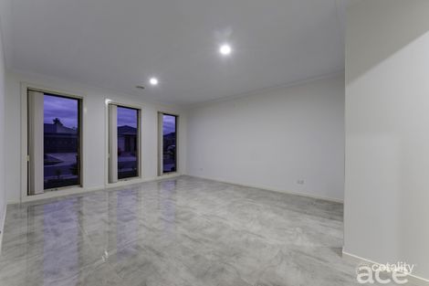 Property photo of 19 Dunlin Crescent Williams Landing VIC 3027
