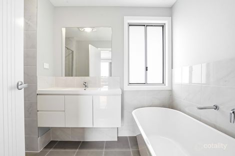 Property photo of 66 Shadlow Crescent St Clair NSW 2759