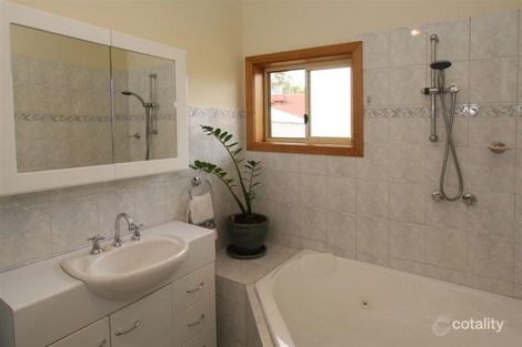 Property photo of 24 Avalon Road Marion SA 5043
