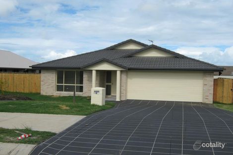 Property photo of 16 Bayridge Heights Drive Nikenbah QLD 4655