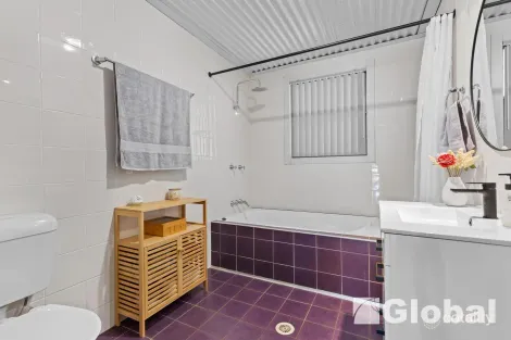 Property photo of 84 Enterprise Way Woodrising NSW 2284