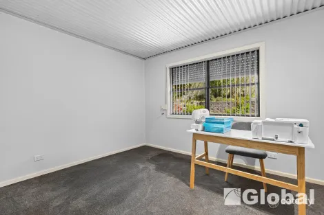 Property photo of 84 Enterprise Way Woodrising NSW 2284