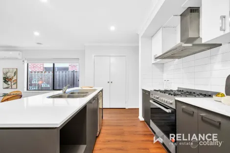 Property photo of 12 Style Way Tarneit VIC 3029