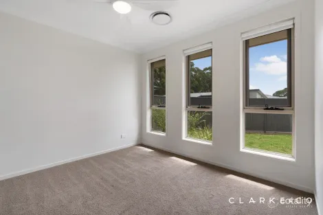 Property photo of 1/16 Guardsman Grove Lochinvar NSW 2321